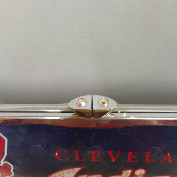 Cleveland Indians (Guardians) Littlearth Fender Flair Recycled Aluminum Purse - Picture 4 of 11